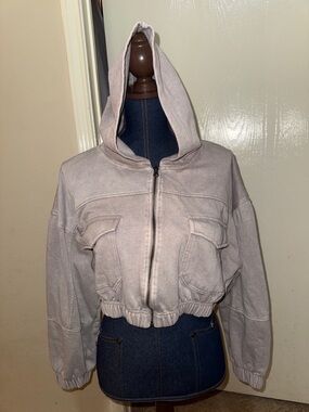 Ashley By 26 International Cropped Hooded Jacket in Light Mauve